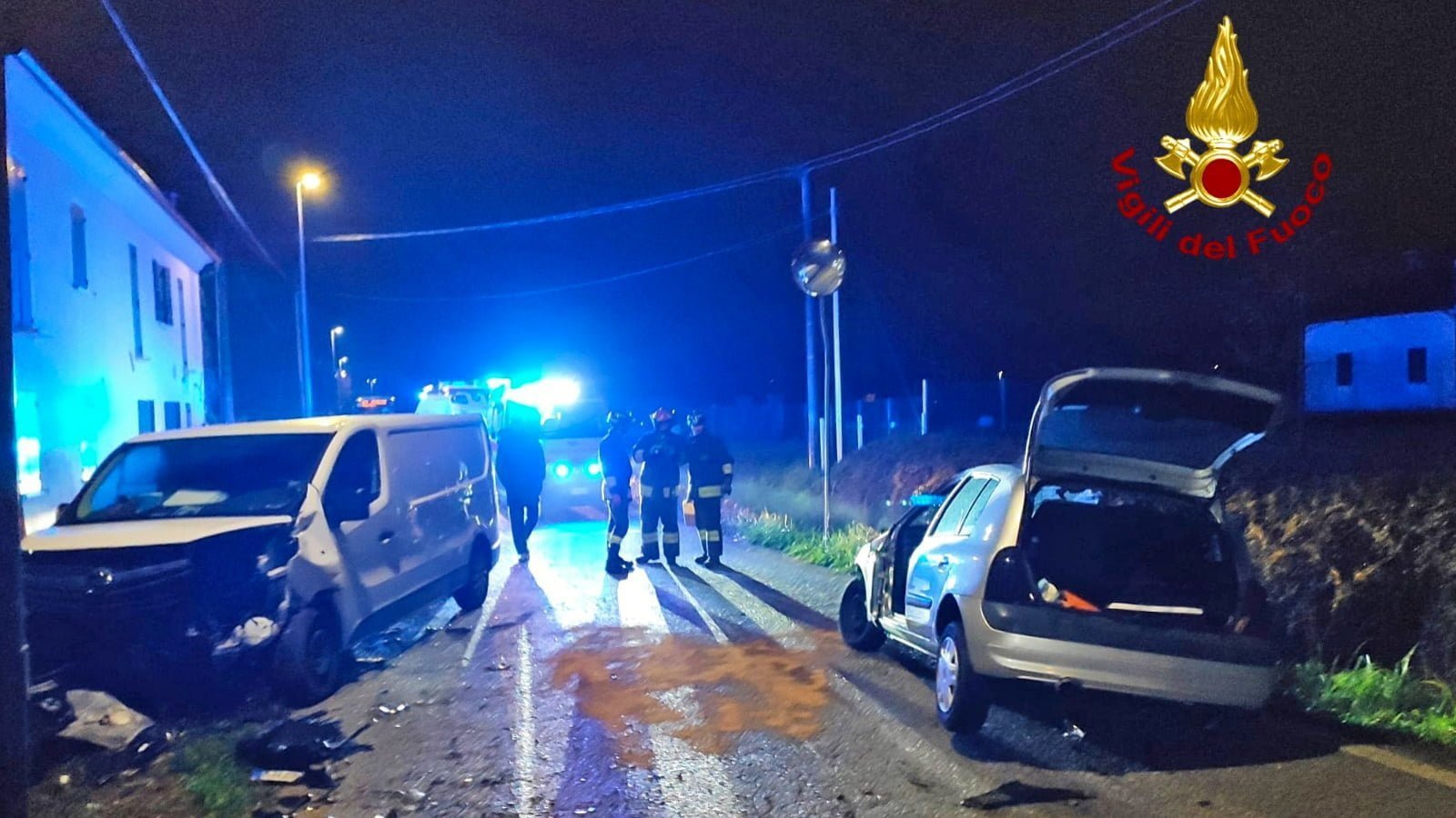 Frontale Tra Furgone E Auto A Quinto Feriti Entrambi I Conducenti A