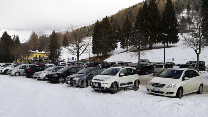 Pianezze neve turisti parcheggio