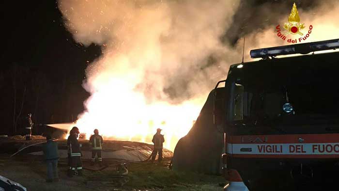 San Vendemiano incendio rotoballe 2