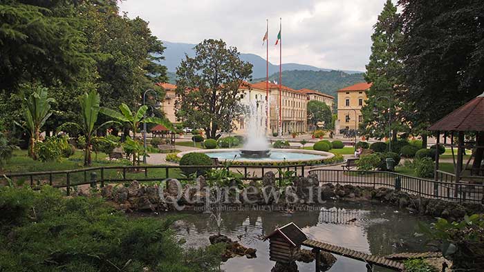 Vittorio Veneto centro municipio fontana