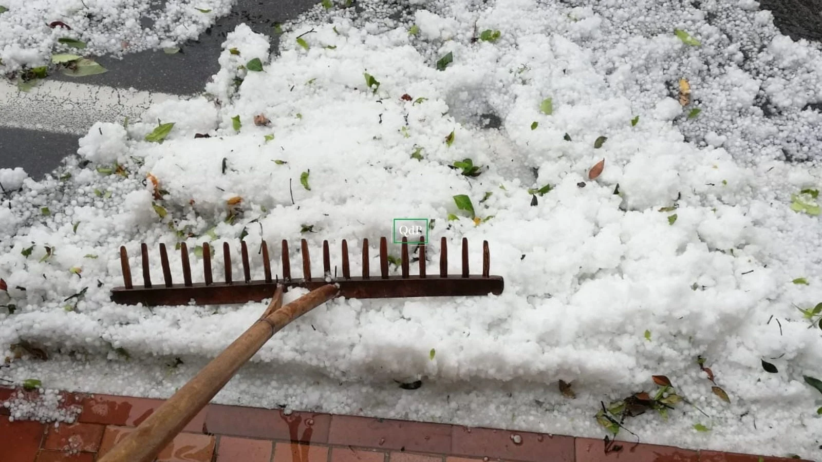 Asolo grandine per quasi mezz ora tra il centro e Casella strade