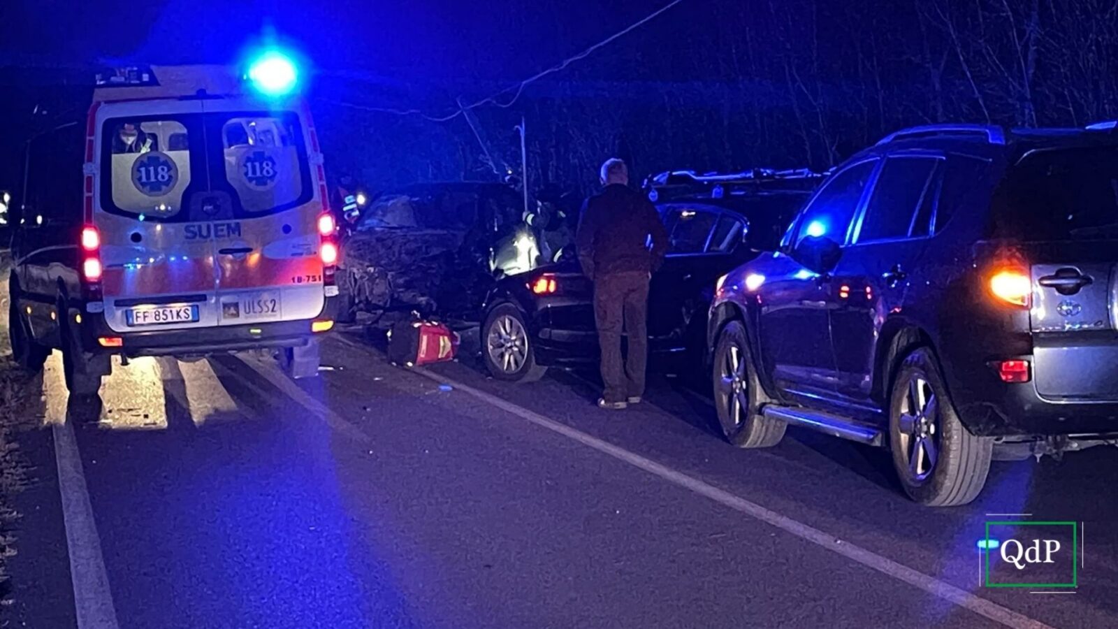 Paurosa Carambola A Pinidello: Auto Sbatte Contro Palo E Albero E ...