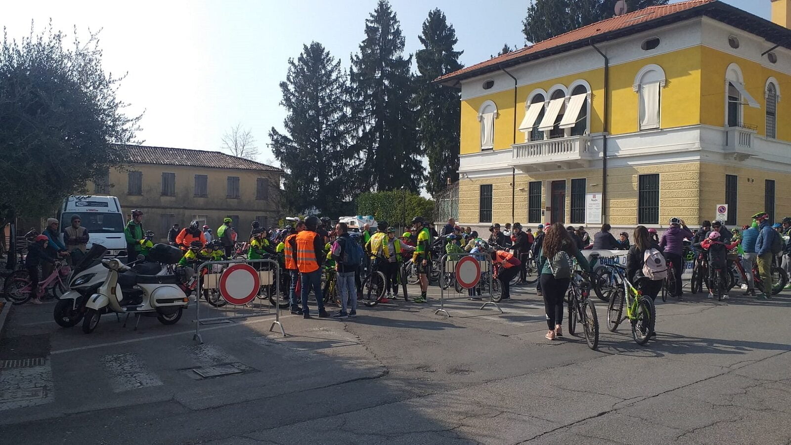 Inizia “Cavaso Pedala”: la dieci chilometri in bicicletta che attraversa i colmelli del paese