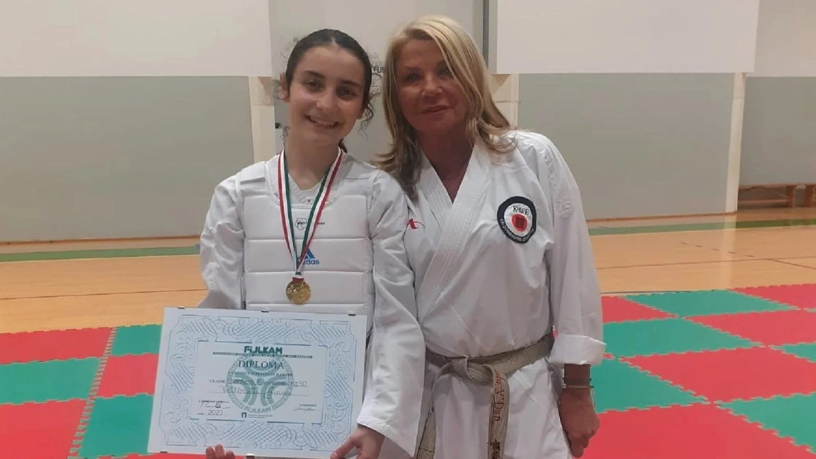 Giada Vettoretti e la presidente del Karate Club Emanuela Callegaro