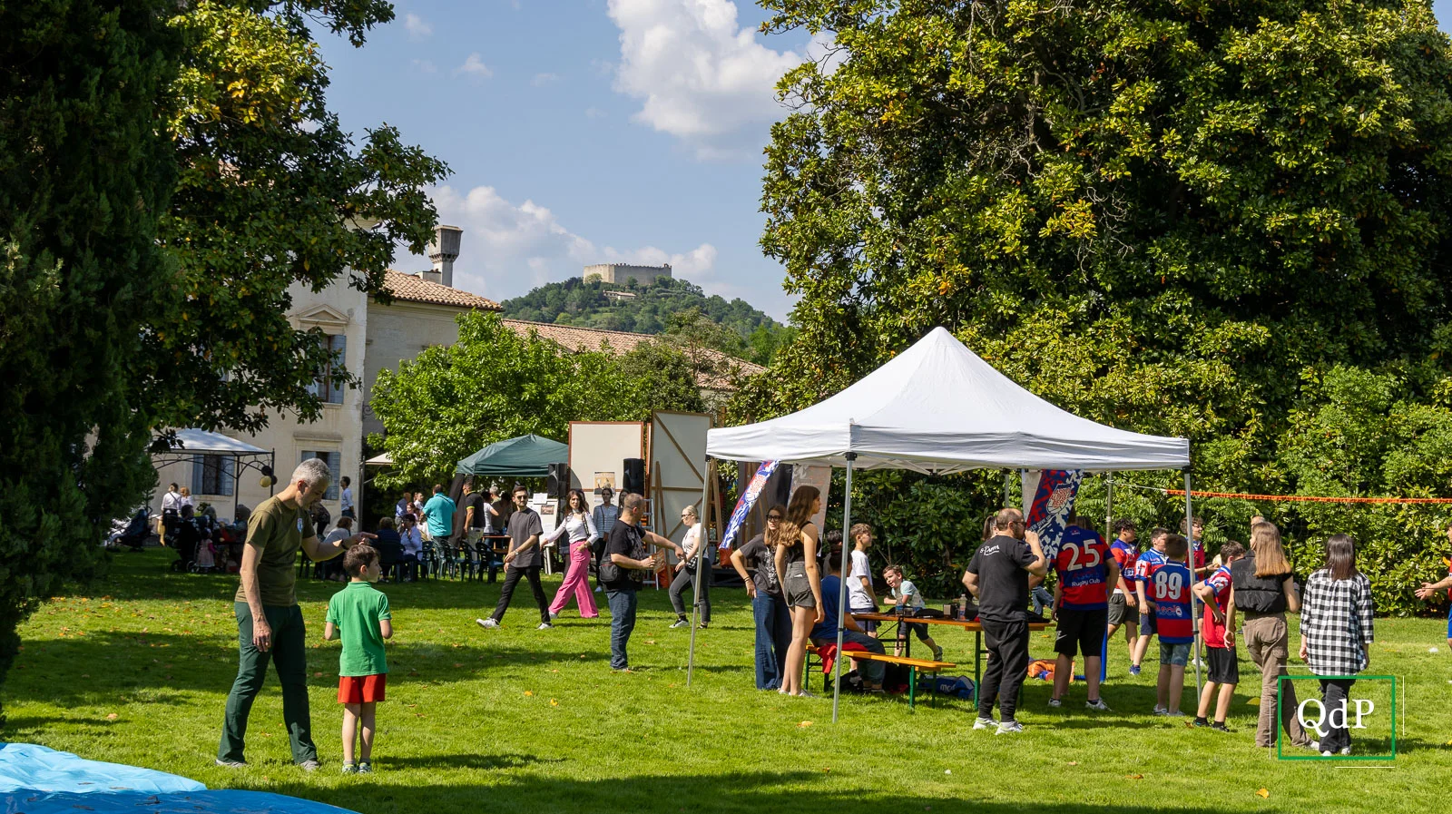 Tutti i colori delle associazioni asolane nel parco di Villa Razzolini: una domenica di sport, comunità e volontariato