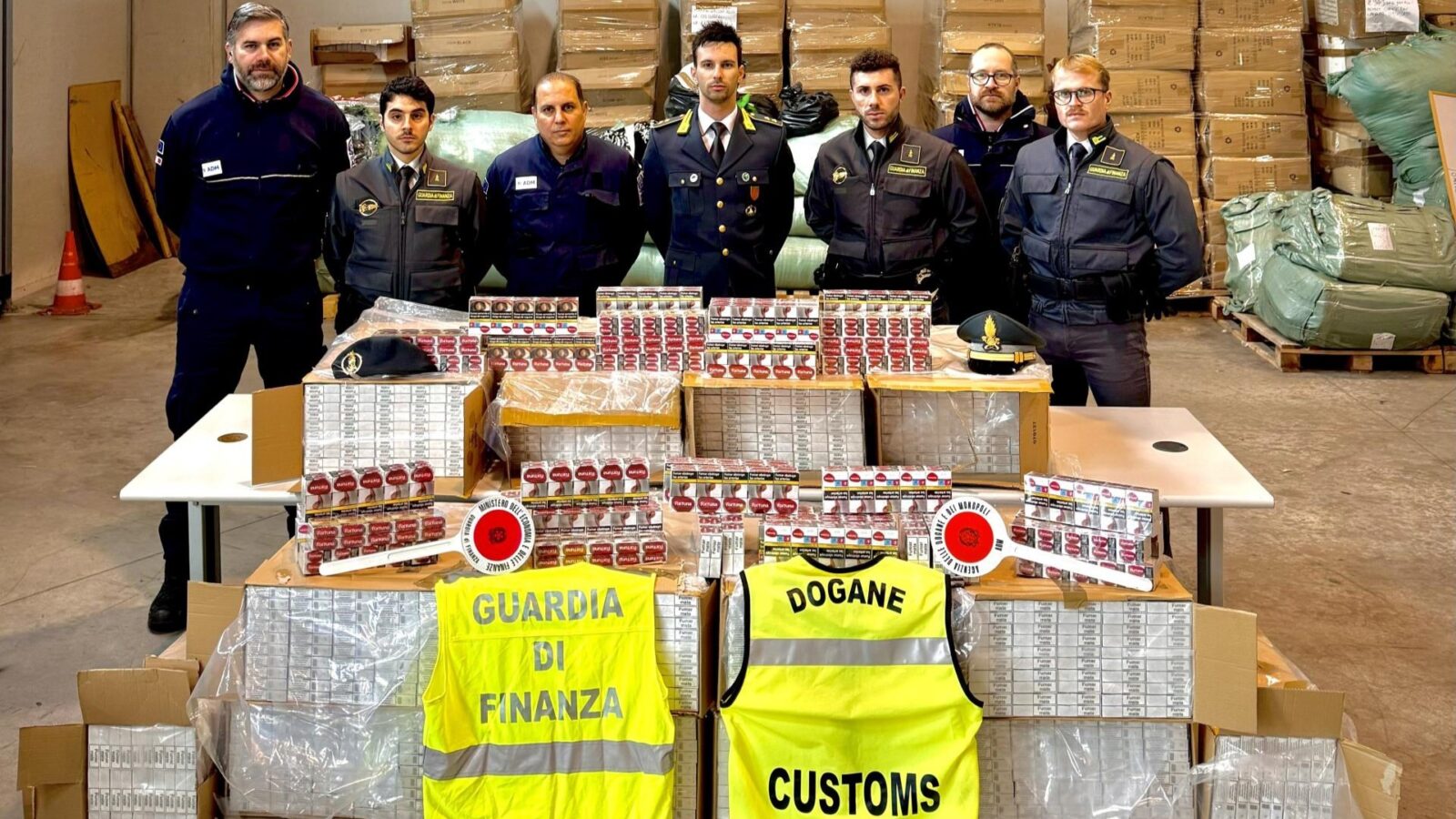 Contrabbando di tabacchi lavorati, maxi sequestro della Guardia di