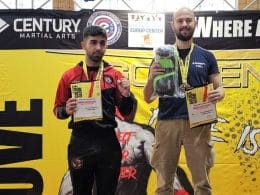 A destra Antonio Mele, campione europeo di kickboxing